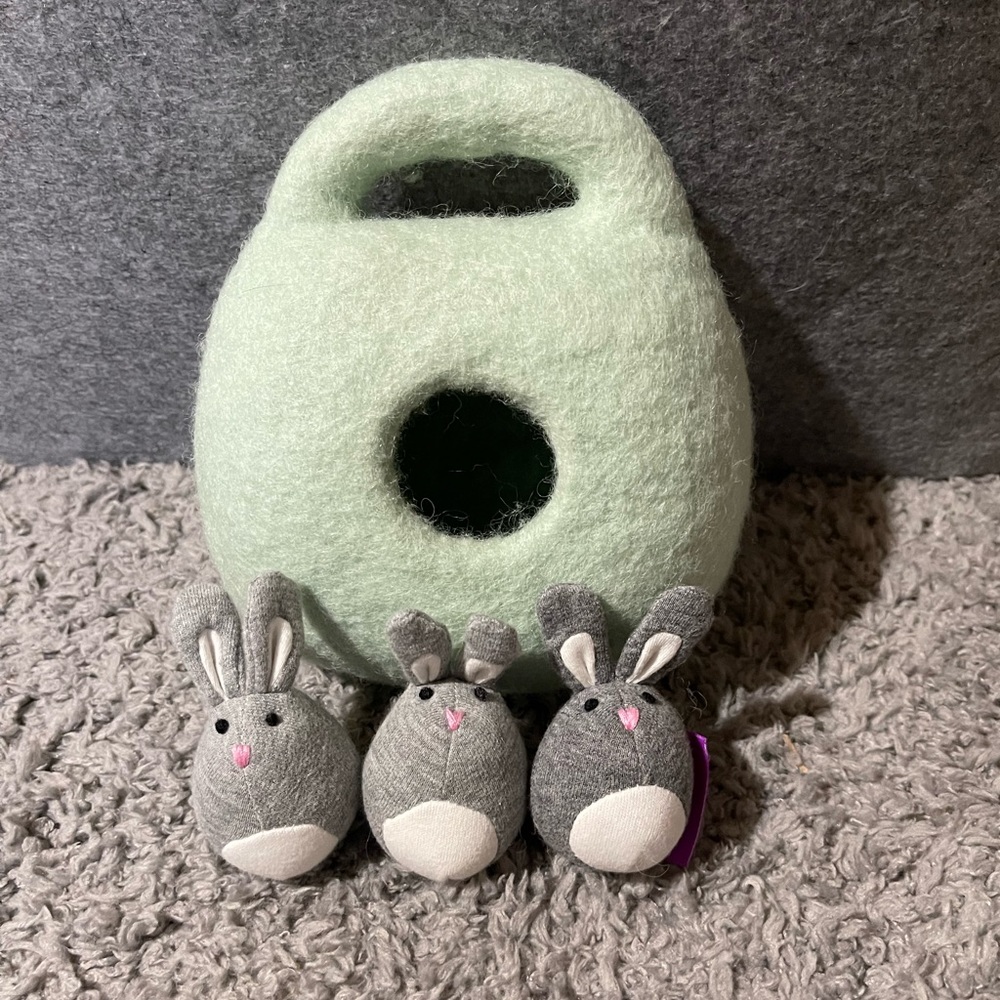 Lovevery Bunnies in a Felt Burrow - Montessori Toy